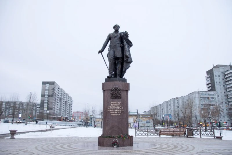 Памятник первому губернатору Енисейской губернии А. П. Степанову в Красноярске