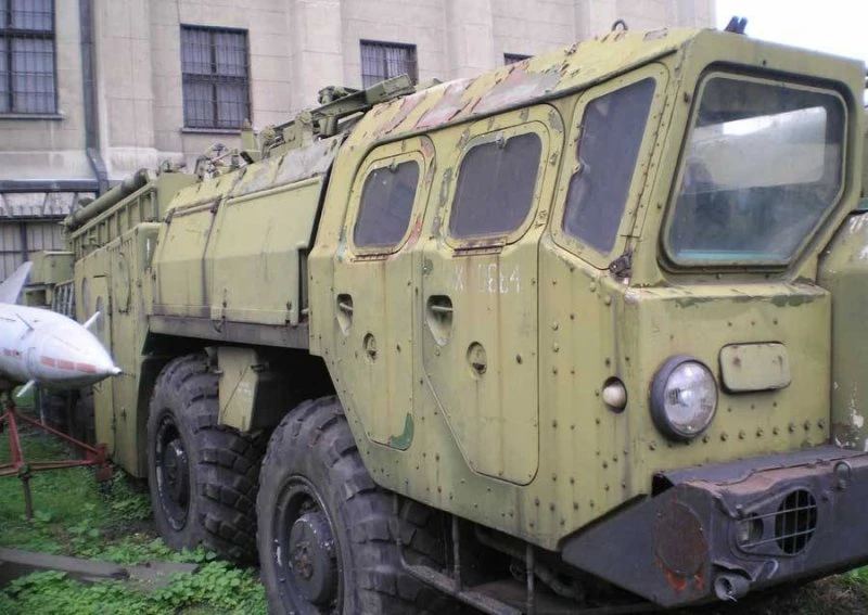 Памятник "Ракетный комплекс 9к72 Эльбрус" в Красноярске