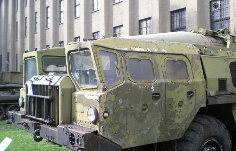 Памятник "Ракетный комплекс 9к72 Эльбрус" в Красноярске