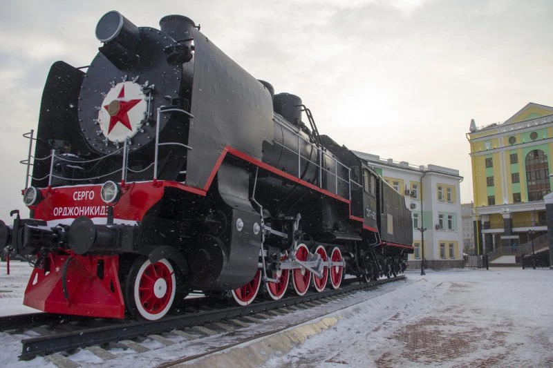 Памятник-паровоз «Серго Орджоникидзе» в Красноярске