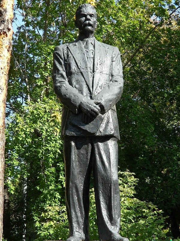 Памятник Макиму Горькому в Красноярске