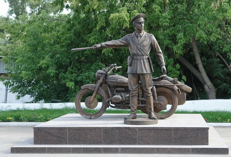 "Инспектор ГАИ" в Красноярске