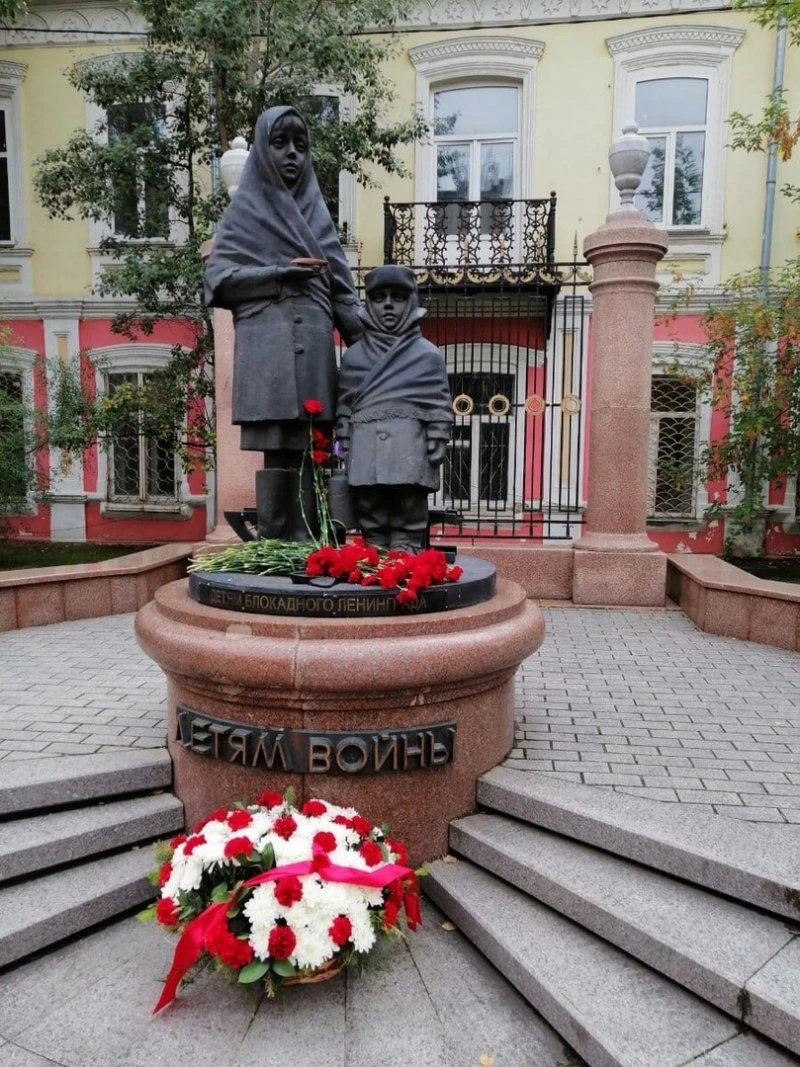 Памятник Дети войны в Красноярске