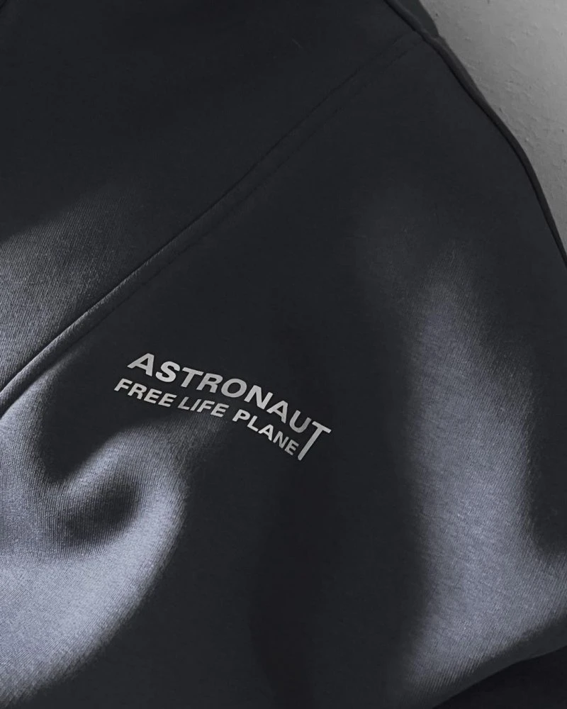 ASTRONAUT