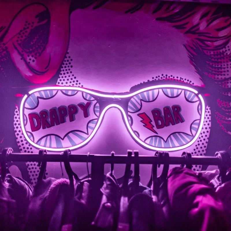 Drappy Bar