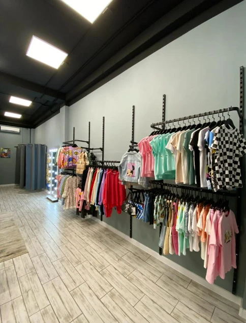 Шоу рум детской одежды JUNIOR shop