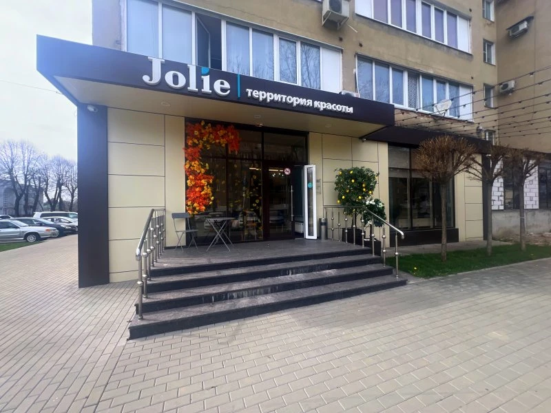 Jolie