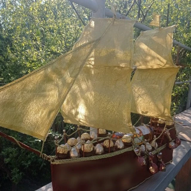 Подарить корабль-легко! 
