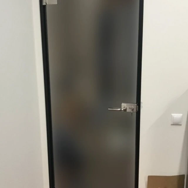 СТЕКЛЯННЫЕ ДВЕРИ 