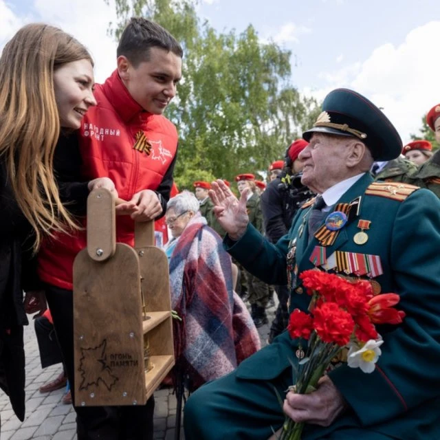 После дождя всегда приходит радуга, после слёз — счастье.