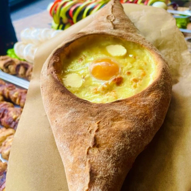 Хачапури по-аджарски 