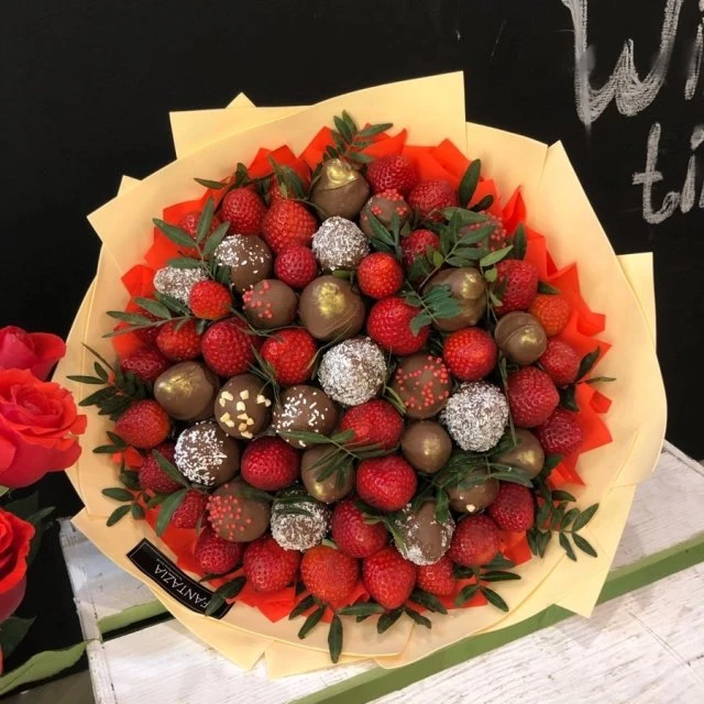 Клубничный букетик 🍓