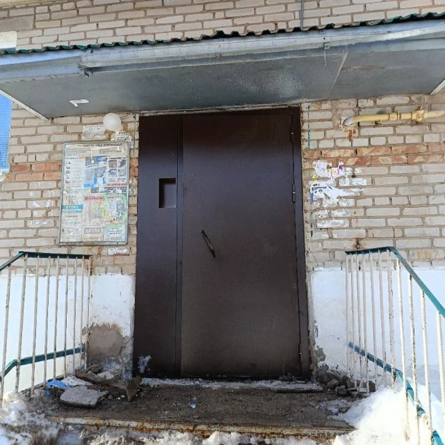 Подъездные двери