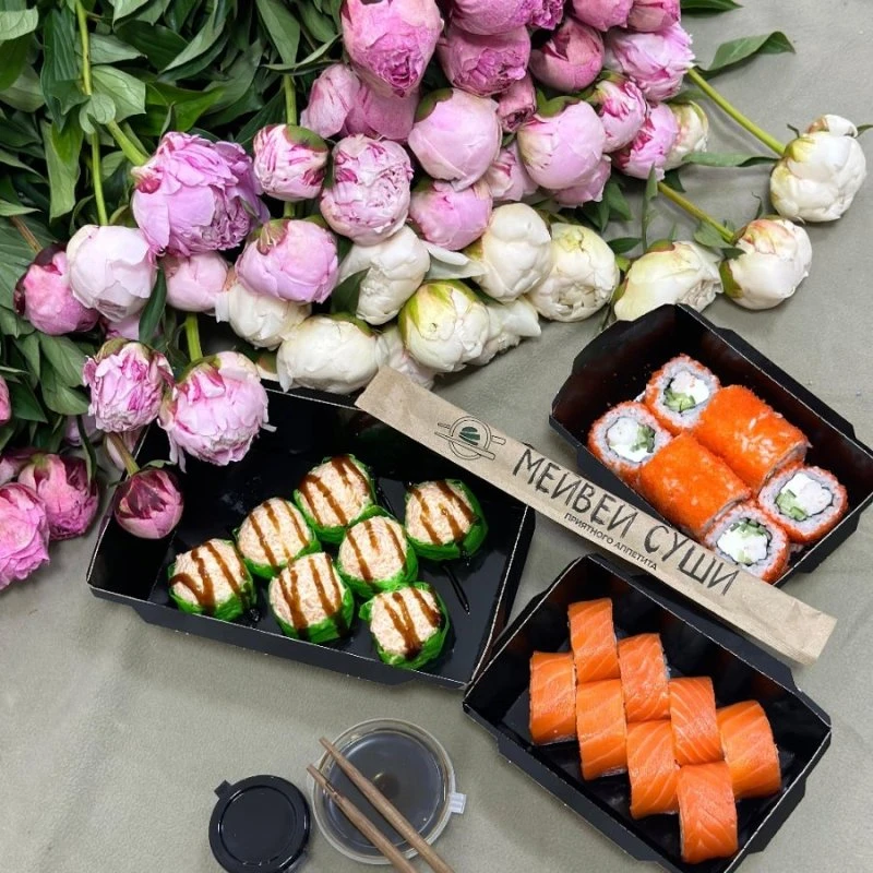 🍣✨Четверг — это идеальный день, чтобы порадовать себя и своих близких вкусными суши и роллами!🍱❤️