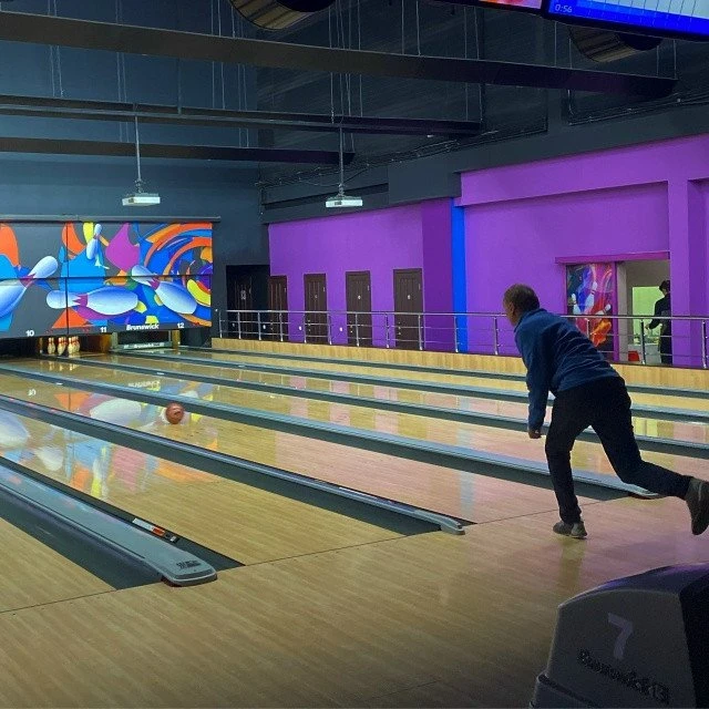🎳 Боулинг в КЦ РОЛБИ — это не просто игра, а идеальный способ провести время с друзьями и зарядиться эмоциями!